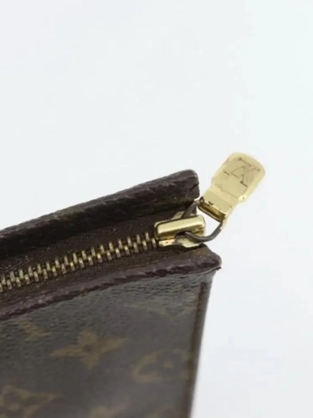 LOUIS VUITTON Monogram Poche Toilette 26 Pouch M47542 LV Auth 180910